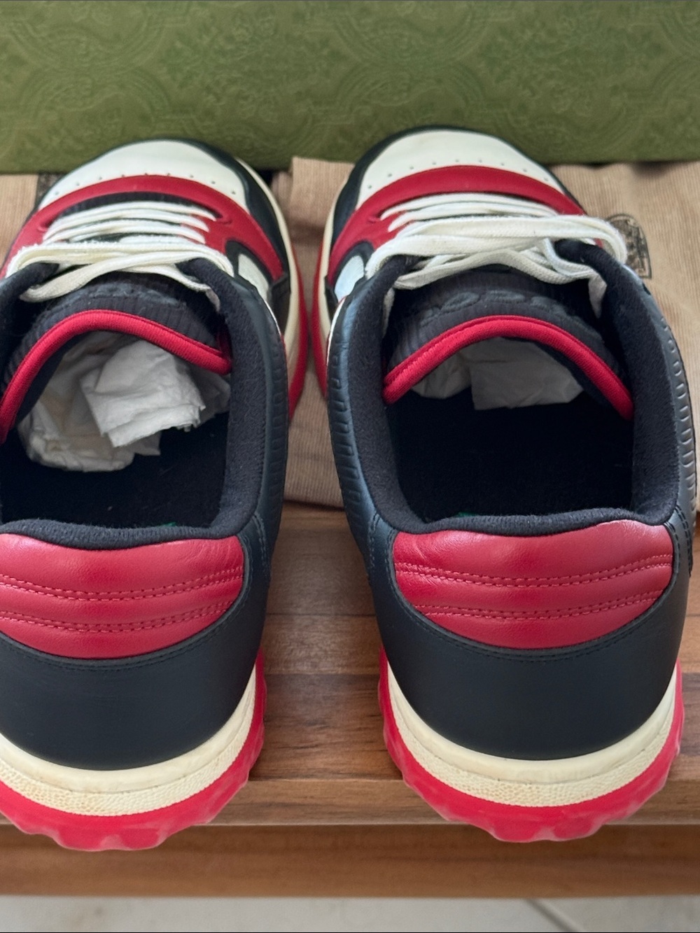 Gucci Men's Red, Black & White Low-Top Sneakers with Signature Logo Fits US 9 - Picture 7 of 10